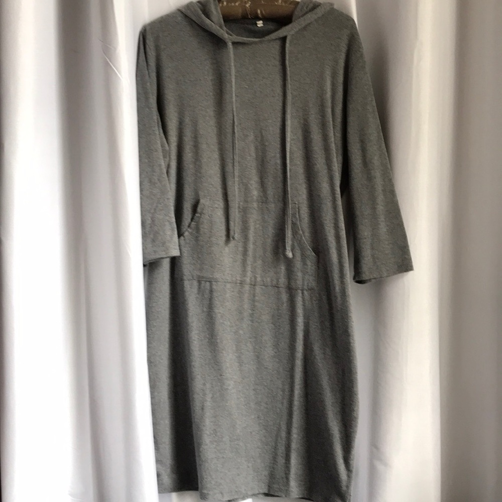 Grey dress with hood, kangaroo pocket